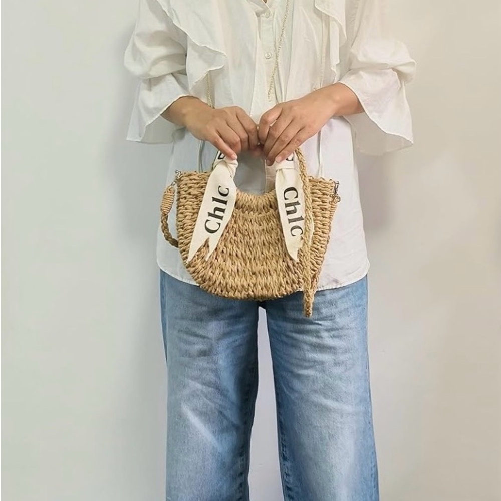 Eiyye Women's Shoulder Handbag - Picture 2 of 5